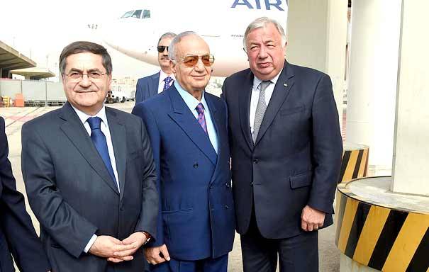 ملف النزوح السوري حضر في زيارة لارشيه للبنان
المسؤول الفرنسي زار سلام وعقد خلوة مع قهوجي
المرّ: لبنان بحاجة الى أصدقاء أمثاله ونأمل أن تُحلّ أزماته
