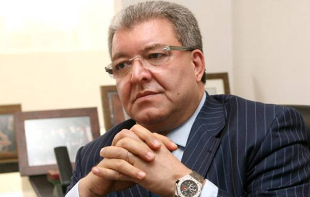 هل يُعزل المشنوق أم يعتكف؟