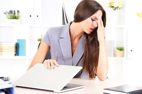كيف تعالج الصداع بطرق طبيعية؟
