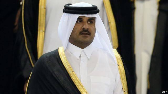 أمير قطر في ازمة عسكرية