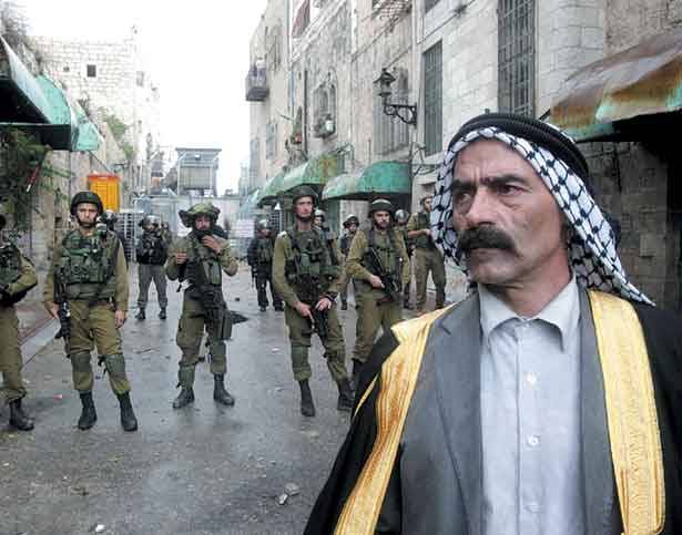 الطعن يخيف الاسرائيليين والفلسطينيون مصممون على احباط تقسيم «الاقصى»
