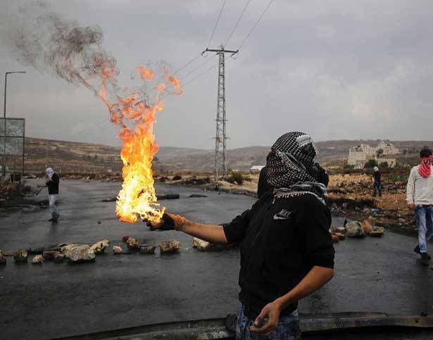 الفلسطينيون يقاومون حتى الرمق الاخير
استشهاد فلسطيني واسرائيل تصعّد اجراءاتها الوحشية