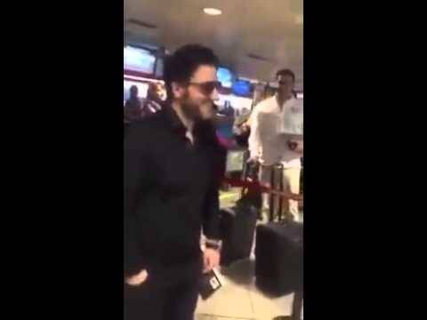 بالفيديو..  شاب يوقف ملحم زين في المطار لهذا السبب!