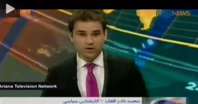 شاهد كيف كان رد فعل مذيع افغاني لحظة وقوع الزلزال؟