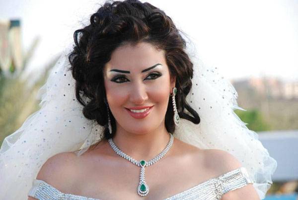 غادة عبد الرازق تتخلى عن الإسلام وتصبح “راهبة”