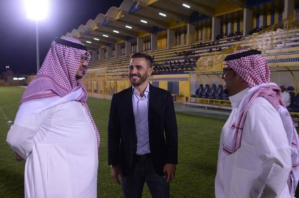 كانافارو يصل الرياض ويبدأ مهمته مع النصر بعد مباراة الوحدة