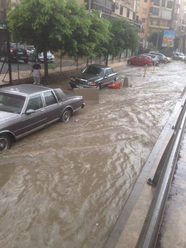 بالصور: لبنان يسبح في مياه الأمطار!
