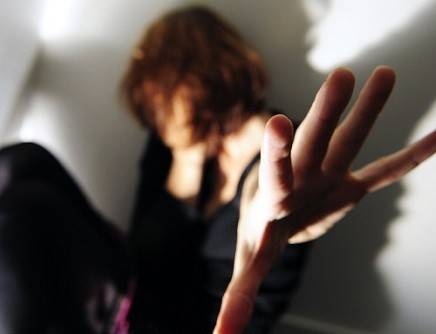 صدّق أو لا تصدّق .. امرأة تغتصب زوجها 29 ساعة!