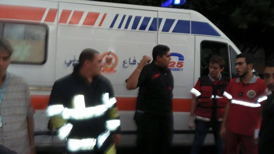 نقل 4 عمال الى المستشفى إثر تنشقهم غازات سامة في الجناح