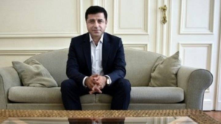 من هو صلاح الدين دميرتاش "العدو اللدود" لأردوغان؟