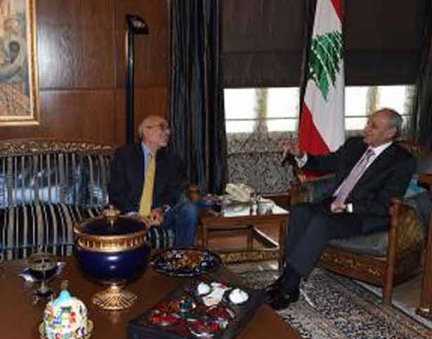 حسن خليل : هناك نقص في تغطية بند الرواتب
بري بحث مع شهيب أبو فاعور في ملف النفايات
وهيئة التنسيق تطالبه بإقرار السلسلة