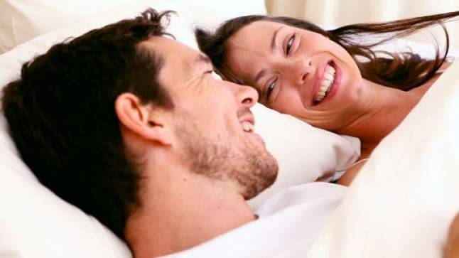 كيف تجعلينه يموت هياماً ورغبة بك حتى لو كنتما متزوجين من سنين