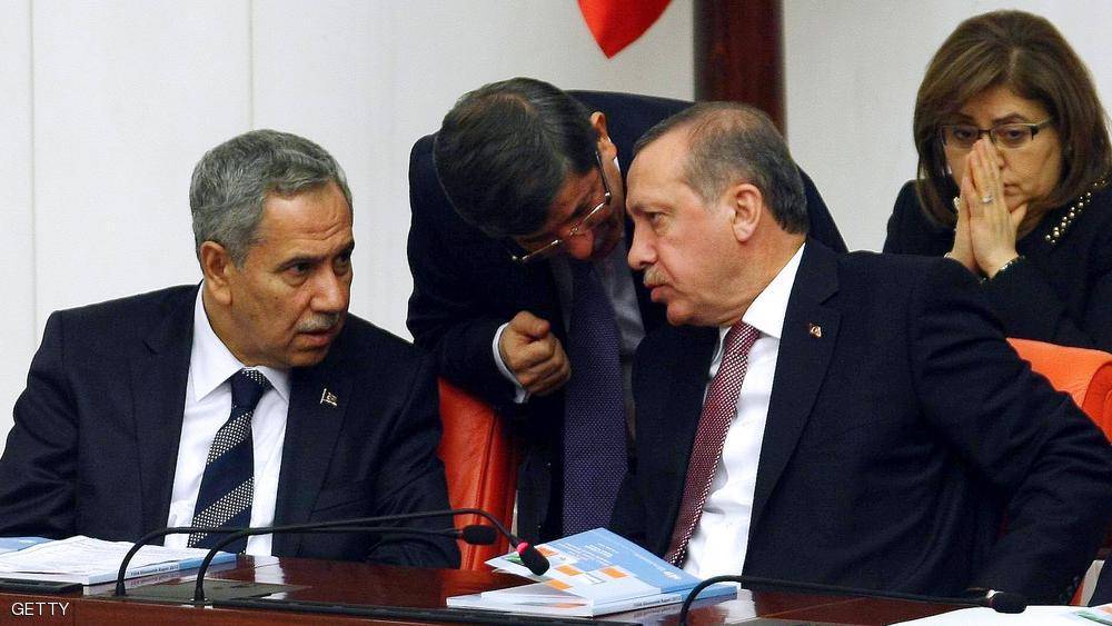حزب أردوغان.. تململ وانقسامات على أبواب الانتخابات