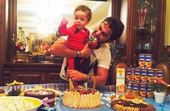 بالصور: مع من احتفل جورج الراسي بعيد ميلاد ابنه؟