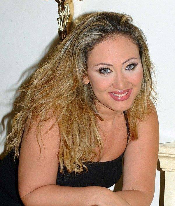 بعد انسحاب الشركات الراعية من برنامجها هل سيتوقف برنامج ريهام سعيد؟