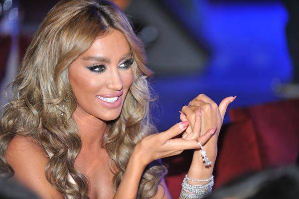هل تعاني مايا دياب من حالة نفسية سيئة ؟