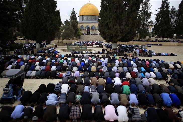أكثر من 25 ألفًا أدوا صلاة الجمعة في المسجد الأقصى اليوم