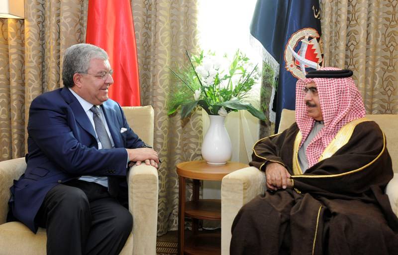 حزب الله يهاجم البحرين والمشنوق يساير البحرين ويزورها