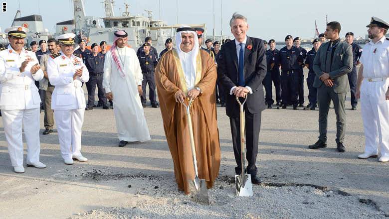 بريطانيا تدشن قاعدة عسكرية في البحرين.. وهاموند: أمن الخليج من أمن المملكة المتحدة
