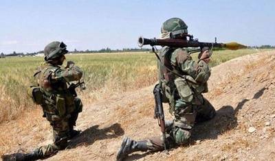 الجيش السوري والمقاومة استهدفا آلية للمسلحين بجرود قارة