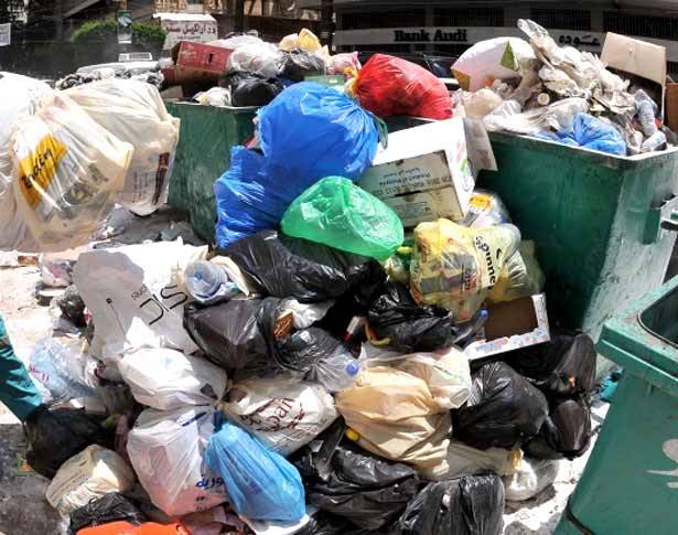 حلّ ازمة النفايات طائفيا قد ينسحب على كافة الملفات