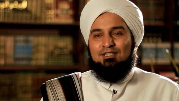 الأمير “خالد آل سعود”: احترت في الجفري راقصة أم داعية إسلامي؟!
