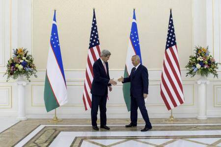 ماذا يجمع بين الولايات المتّحدة وأوزبكستان الديكتاتورية؟