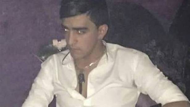 ماذا يقول النائب الذي حمل مهدي زعيتر بطاقة حماية باسمه؟
