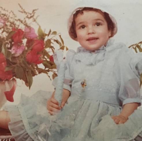 من النجمة صاحبة هذه الصورة؟