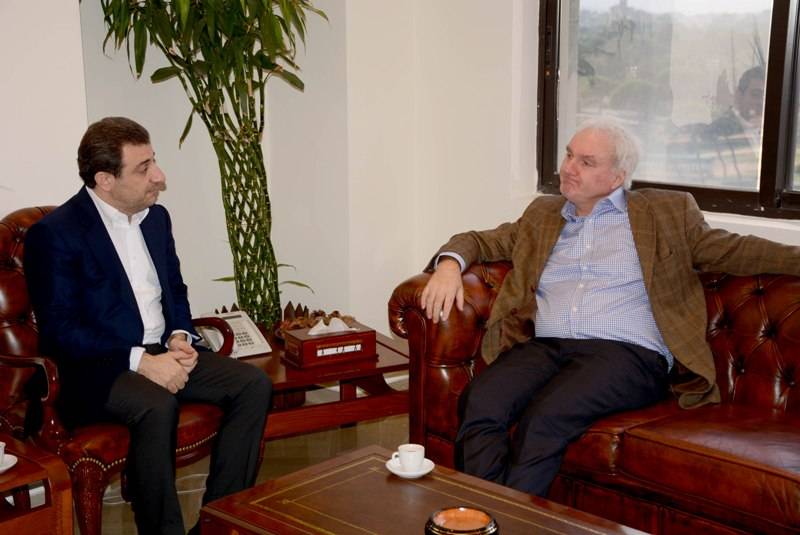 ابو فاعور التقى مدير الاونروا وجيرار:التقدمي الى جانب الشعب الفلسطيني في أي موقع او وزارة تواجد فيه