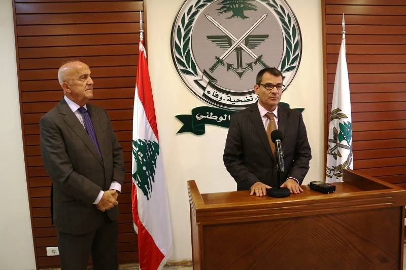 وزير الدفاع سمير مقبل بحث مع السفير الالماني في مجالات التعاون العسكري لدعم الجيش