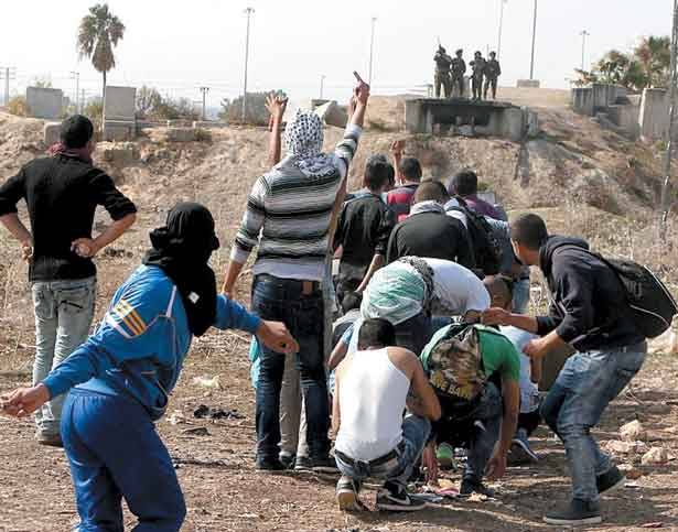 إعتقال 800 طفل فلسطيني خلال تشرين الاول والمواجهات متواصلة
قرار إسرائيلي بالسجن 3 سنوات على «راشقي الحجارة»