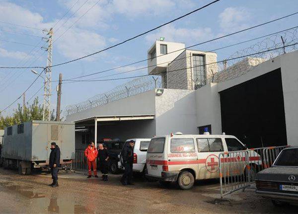 ترك طفليه في سجن زحلة ورحل!