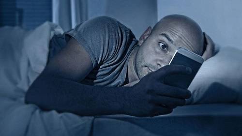 لهذا السبب.. حذار من متابعة الغرباء على مواقع التواصل