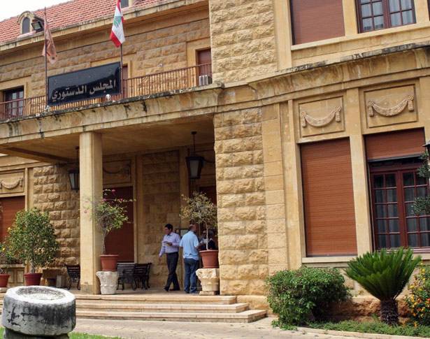 «تشريع الضرورة» قد يسقط امام «الدستوري»