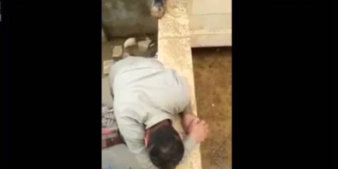 فيديو مؤلم..  مصري ينتظر إخراج جثث طفليه بعد غرقهما في عمان