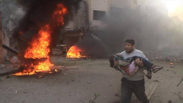 مقتل 23 شخصا بينهم ستة اطفال في غارات على دوما