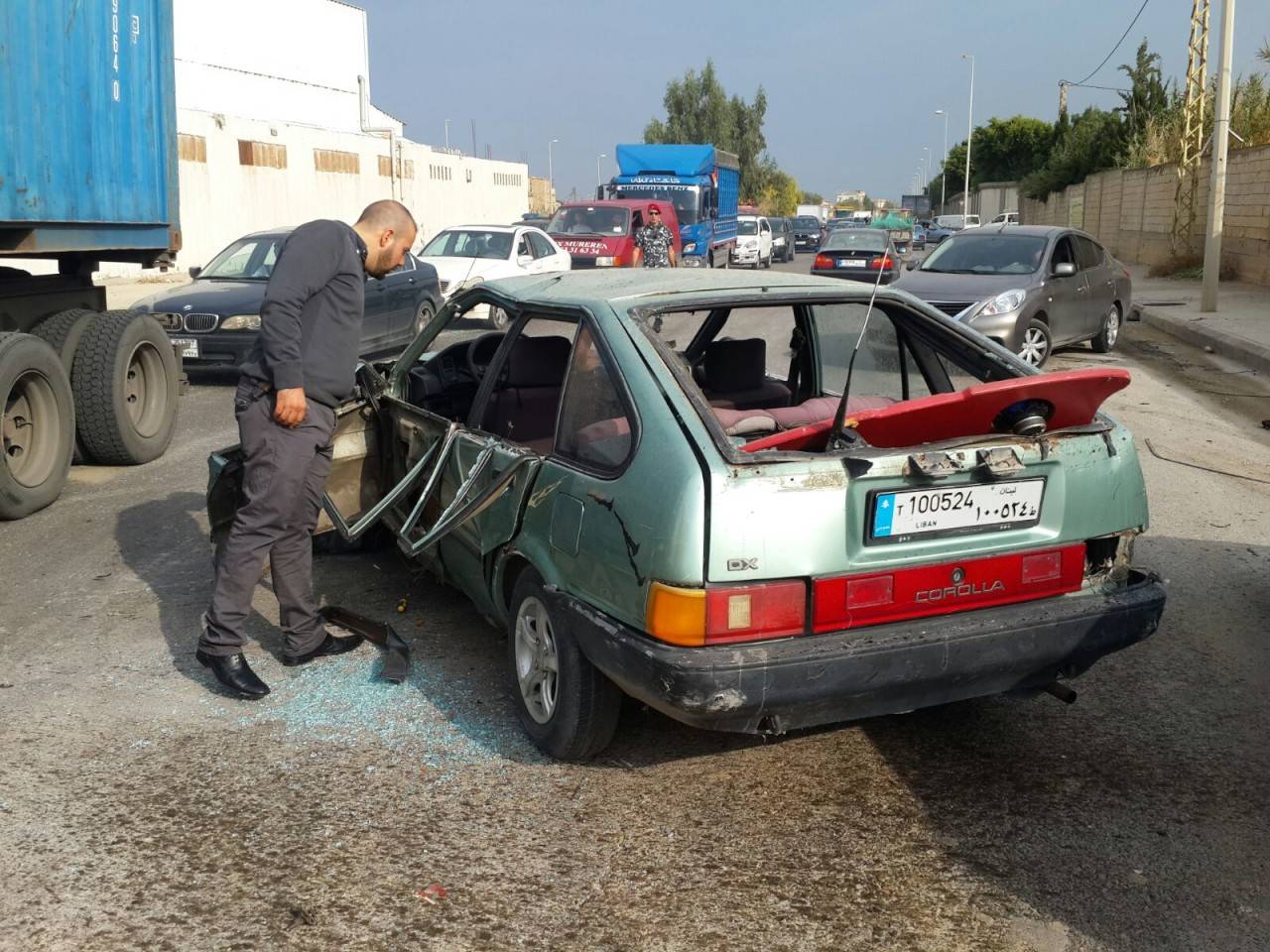 بالصور.. 4 جرحى في حادث سير مروع