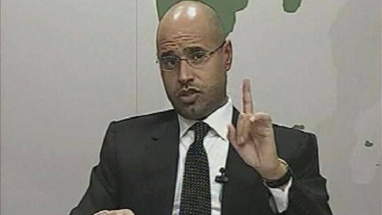 سيف الإسلام القذافي يقرأ "طالع" الليبيين