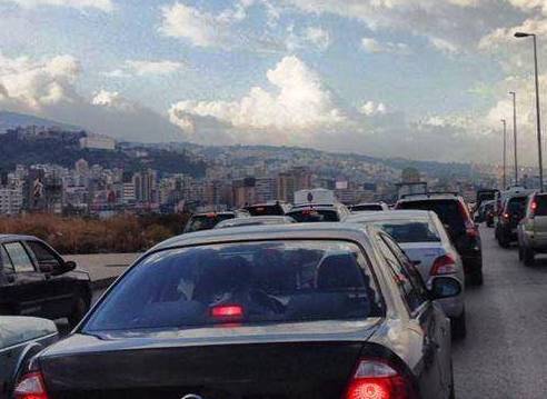 بالصور: زحمة سير خيالية لم تروها حتى في لبنان
