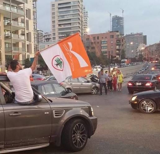 القوات الى جانب التيار؟!