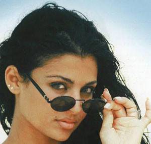 إليكم سيرة هيفاء وهبي الذاتية