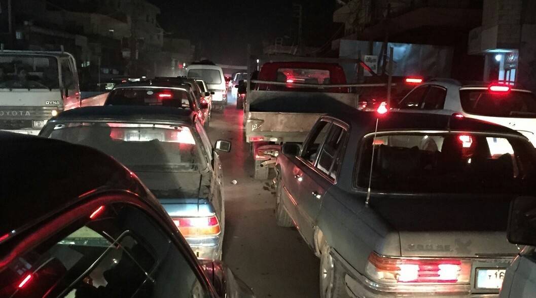 في عكار مواطنون عالقون في سياراتهم..