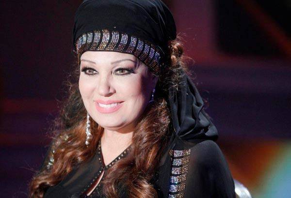 بالصور.. فيفي عبده تصدم جمهورها
