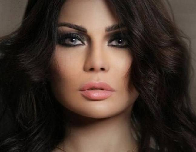لمَن ترفع هيفاء وهبي إصبعها الأوسط؟