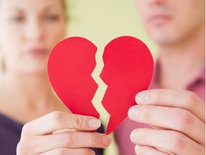 دراسة تكشف لماذا يموت الحب...
