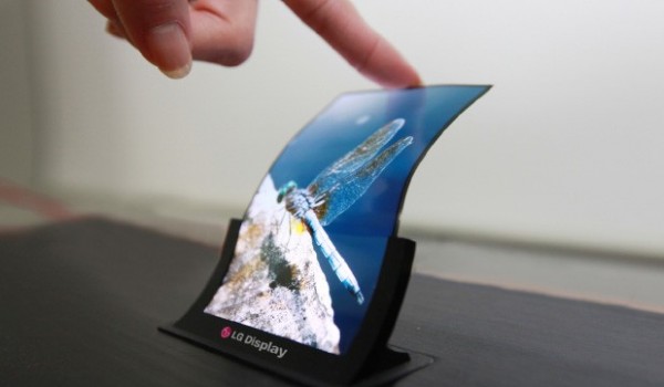 LG  تطلق هاتفها المرن الجديد الشهر المقبل 