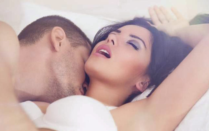 اهل لإفراط في العلاقة الحميمة  يسبب لك التعاسة؟