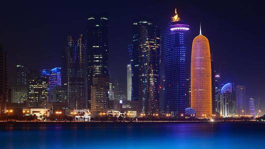 قطر تسعى للحصول على قرض مجمع بـ 10 مليارات دولار