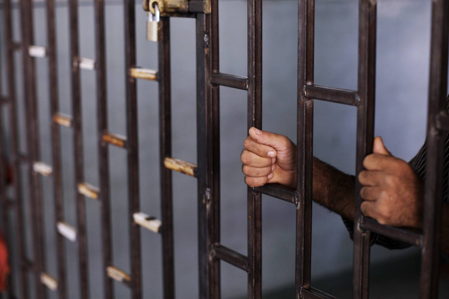 سجن 28 عاما لـ"قاطع رؤوس..."